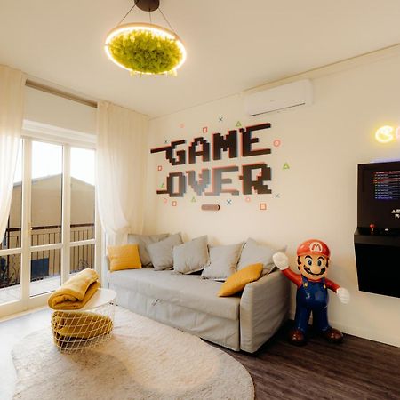 Arcade House Verona Fiera Netflix + Videogame Luaran gambar