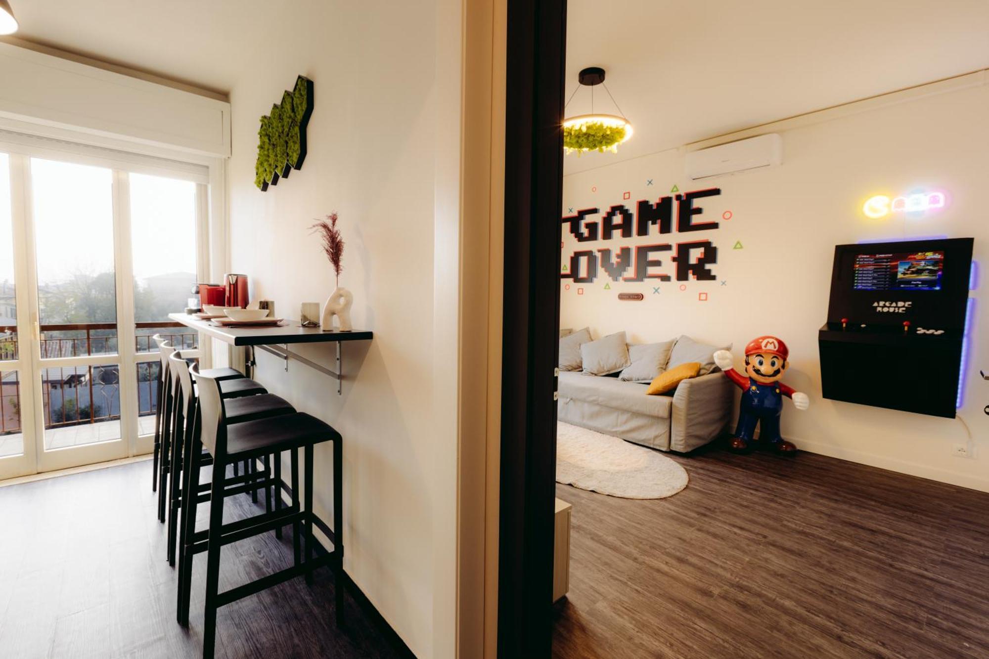 Arcade House Verona Fiera Netflix + Videogame Luaran gambar
